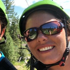 Meet your Posher, Amalia